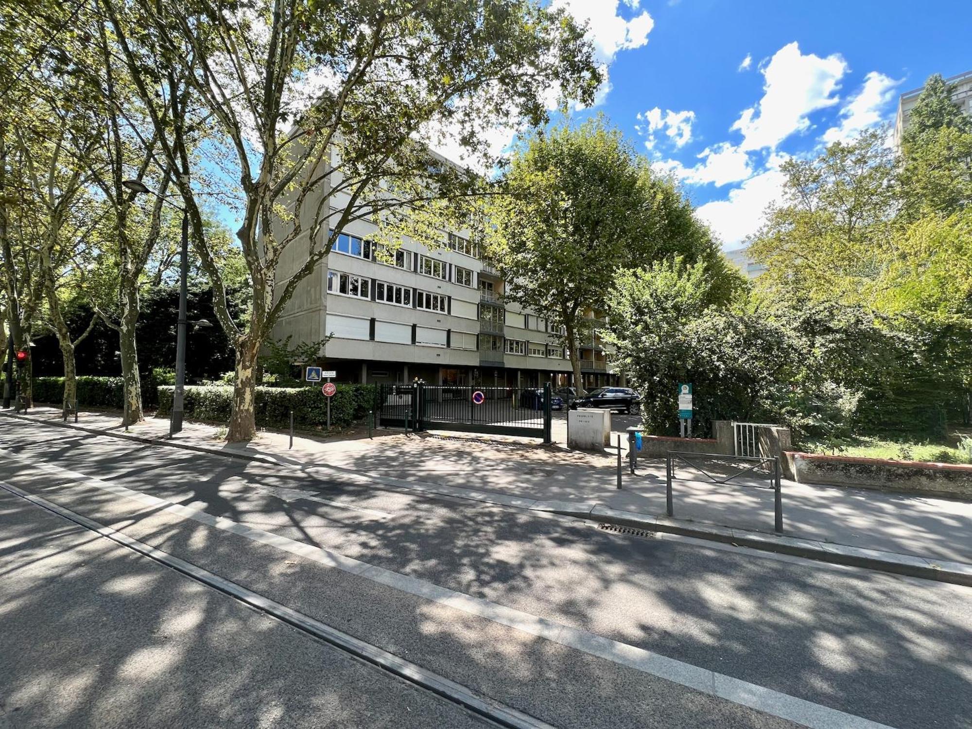 Le Celestay Villeurbanne Exterior foto