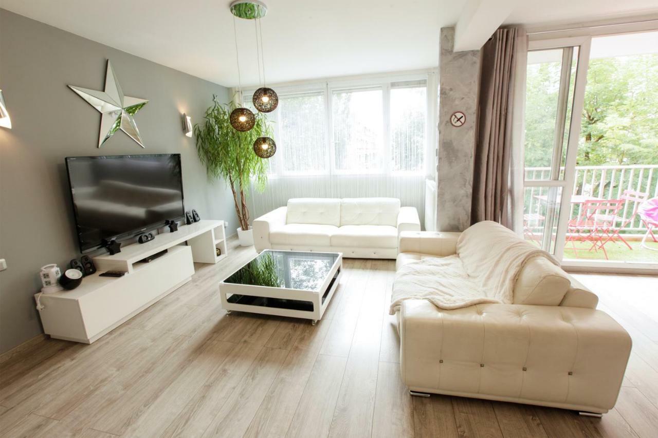 Le Celestay Villeurbanne Exterior foto
